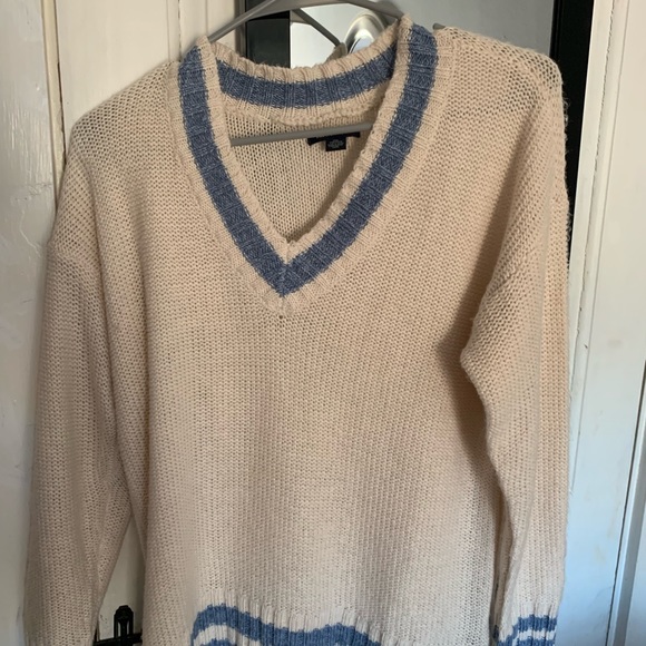 Sweater - Picture 2 of 3
